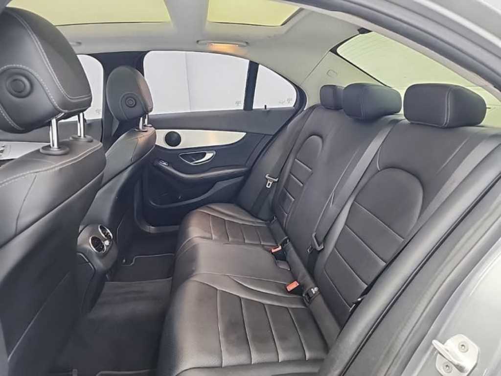 Mercedes Benz C Class - Vista 12