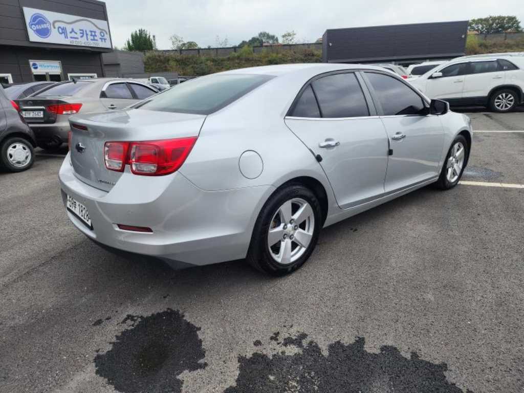 Chevrolet Malibu - Vista 6