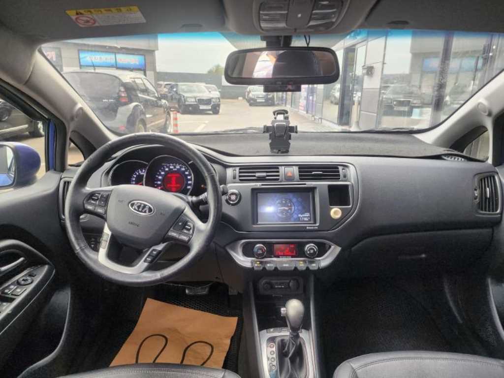 KIA Pride - Vista 10