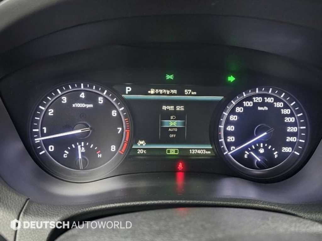 Genesis G80 - Vista 8