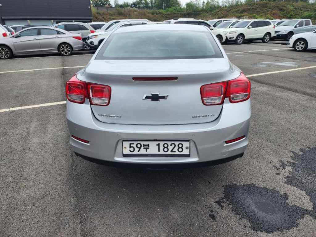 Chevrolet Malibu - Vista 5
