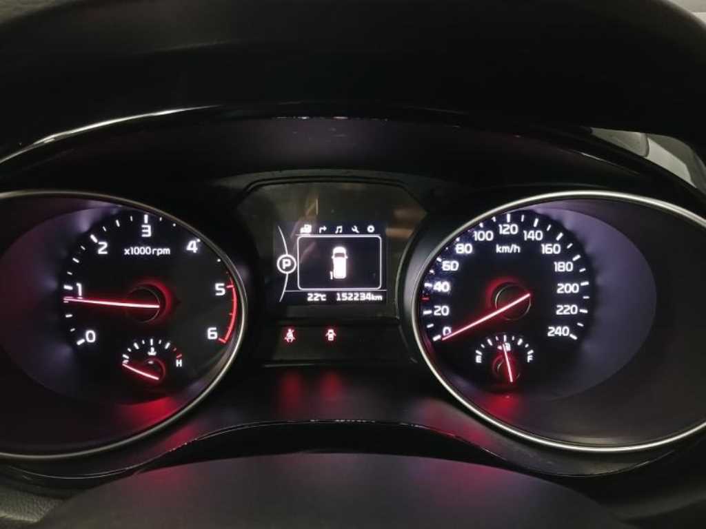 KIA Carnival - Vista 10