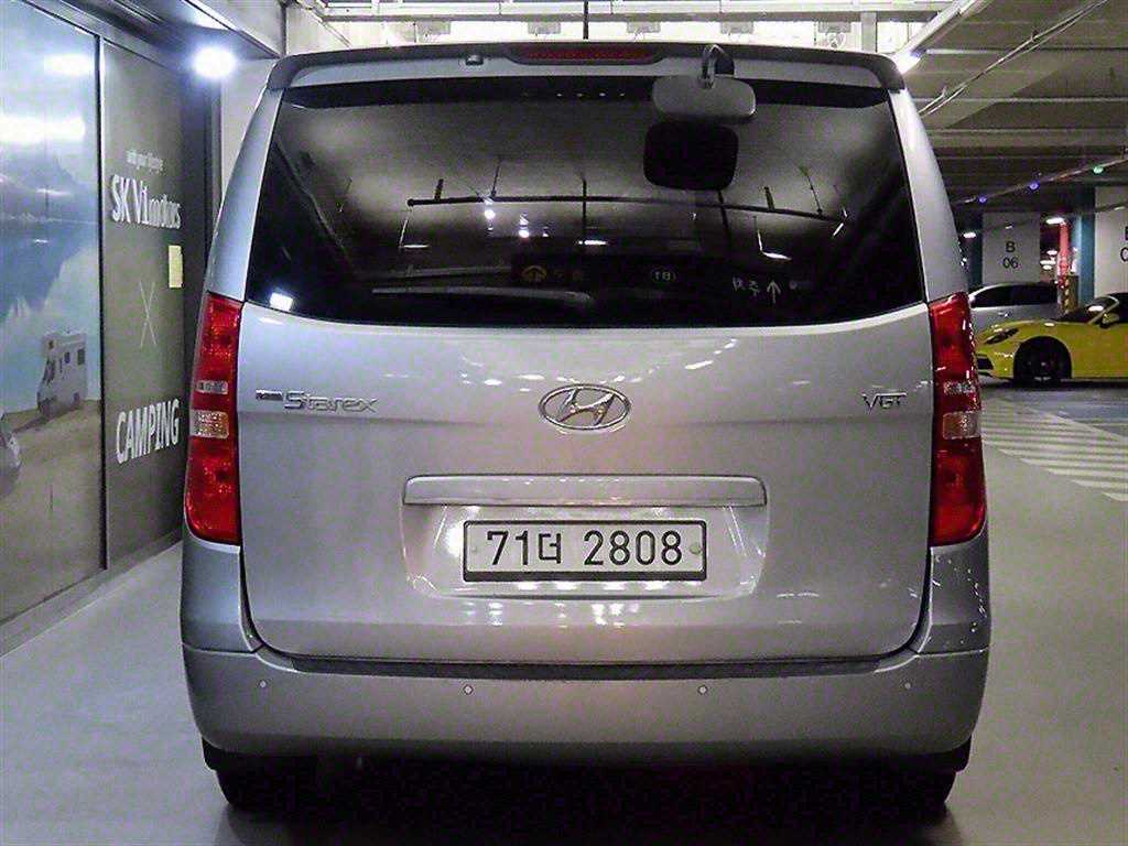 HYUNDAI Starex - Vista 5