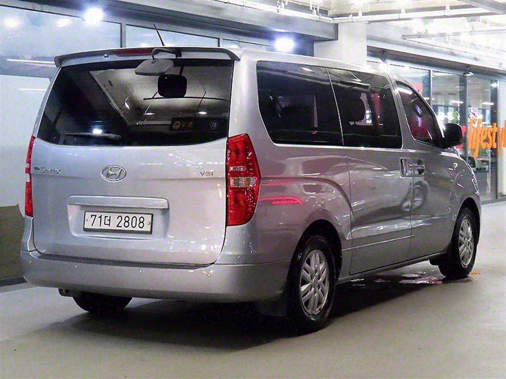 HYUNDAI Starex - Vista 4