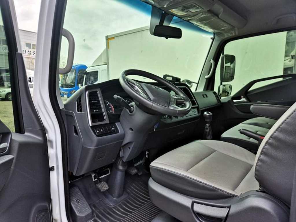 medium and large cargo truck - Vista 4