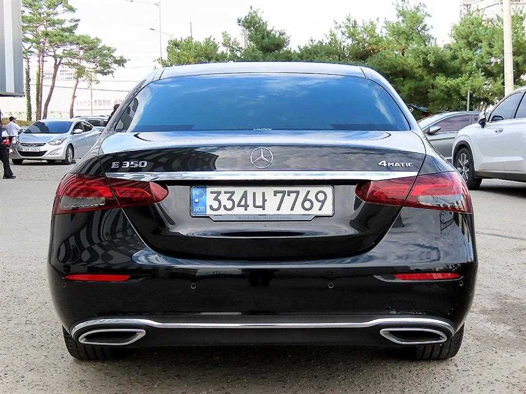 Mercedes Benz E class - Vista 4