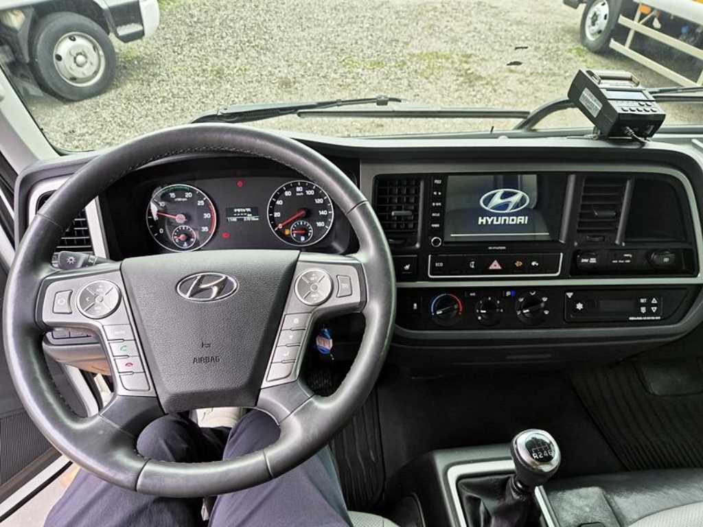 medium and large cargo truck - Vista 5