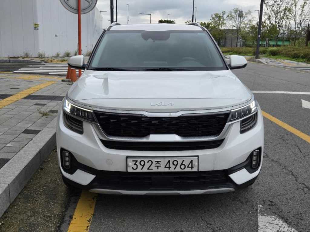 KIA Seltos 2023 Blanco - Importación desde Corea - HF Imports Iquique - Foto 1