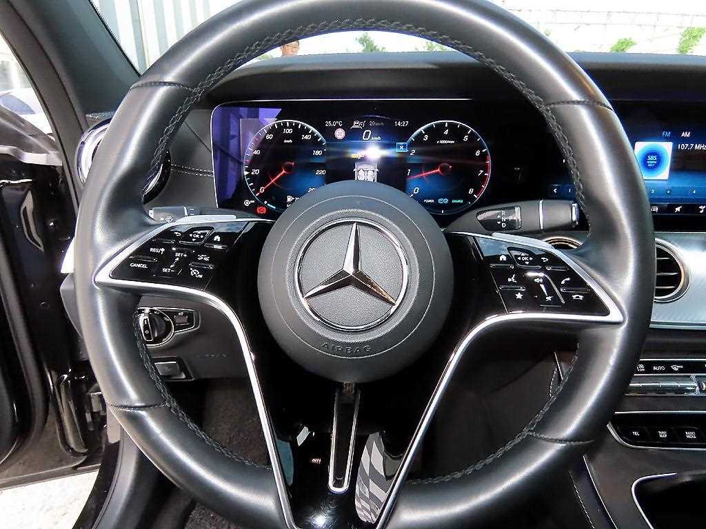 Mercedes Benz E class - Vista 8