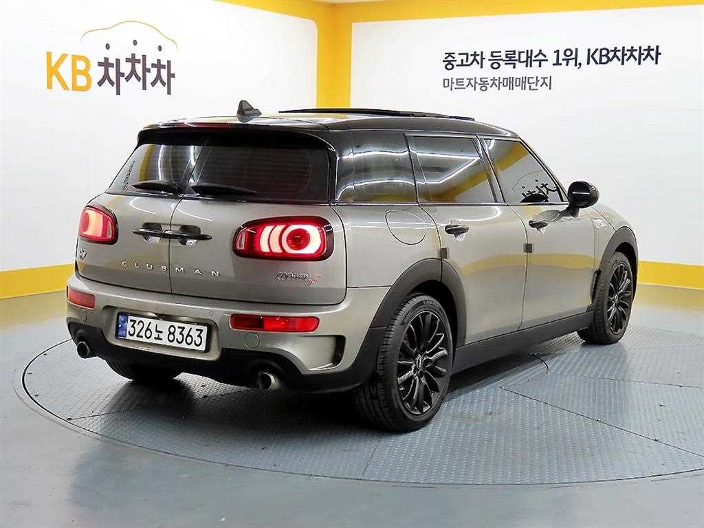 Mini Clubman - Vista 4