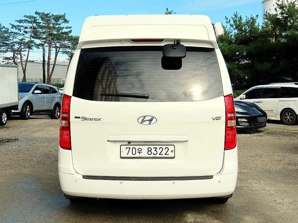 HYUNDAI Starex - Vista 4