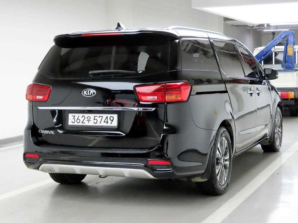 KIA Carnival - Vista 4