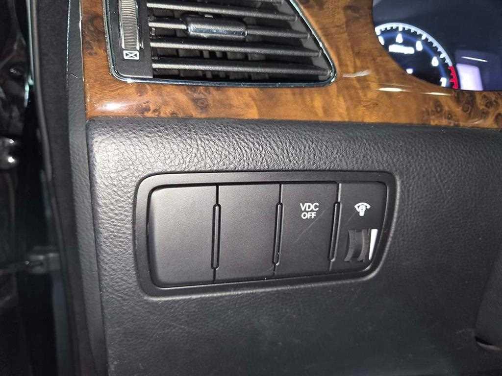 HYUNDAI Genesis - Vista 12