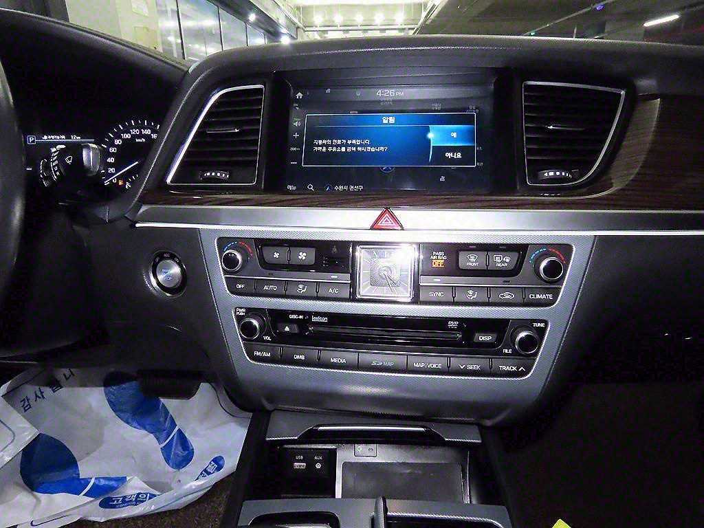 Genesis G80 - Vista 11