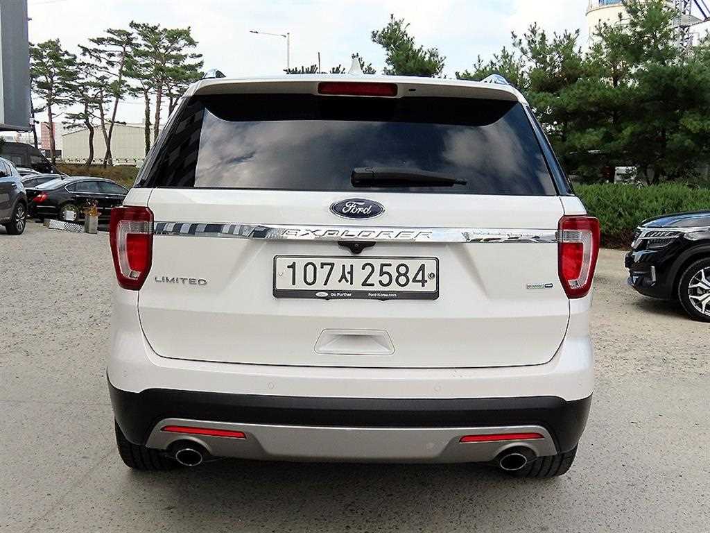 Ford Explorer - Vista 4