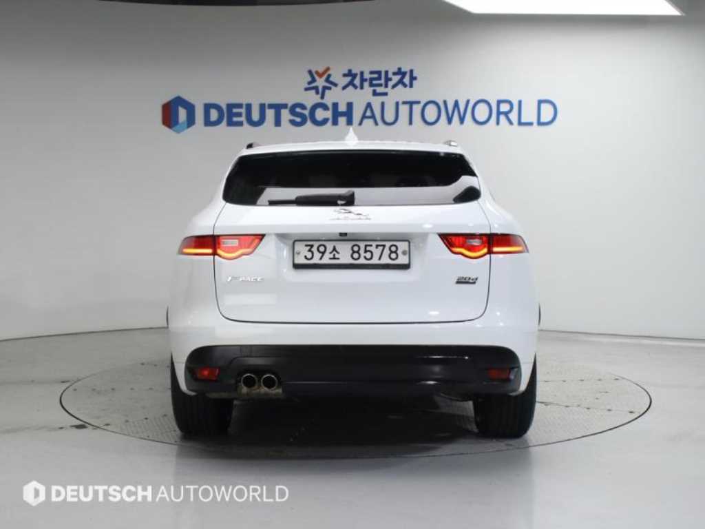 Jaguar F-PACE - Vista 4