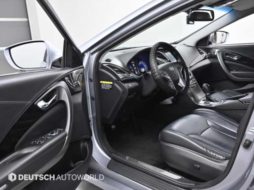 HYUNDAI Grandeur - Vista 11