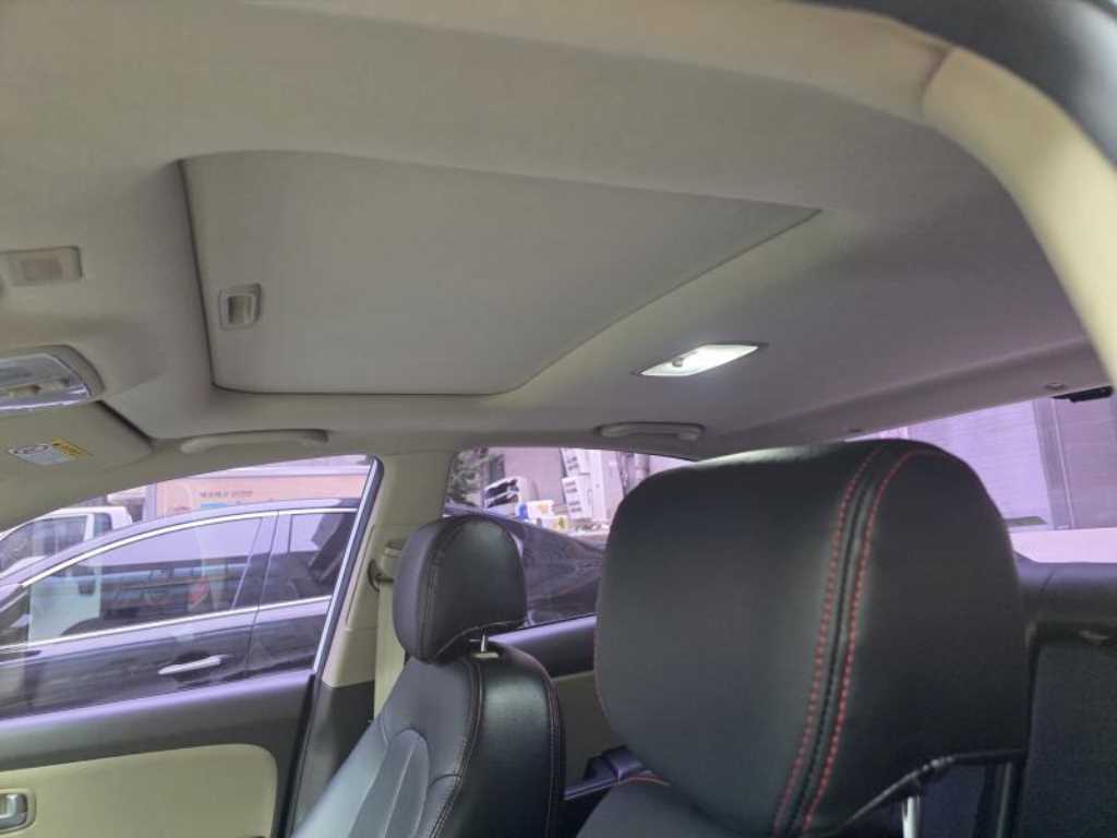 HYUNDAI Avante - Vista 12