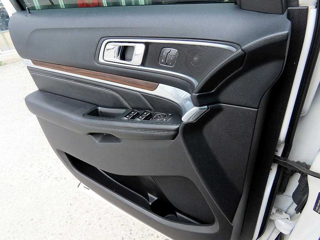 Ford Explorer - Vista 11