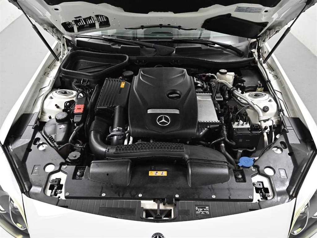 Mercedes Benz SLC Class - Vista 5