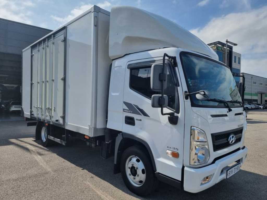 medium and large cargo truck - Vista 5