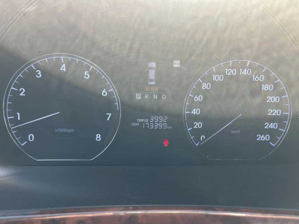 HYUNDAI Equus - Vista 3