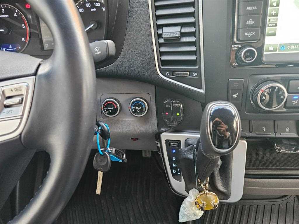 HYUNDAI Solati - Vista 8