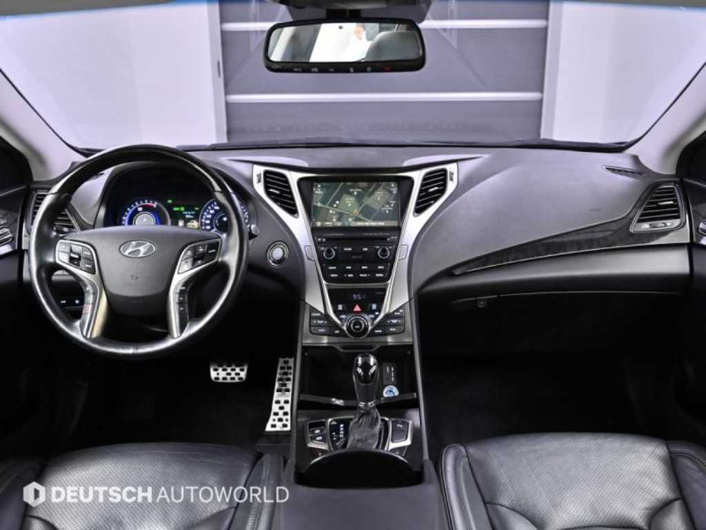 HYUNDAI Grandeur - Vista 7