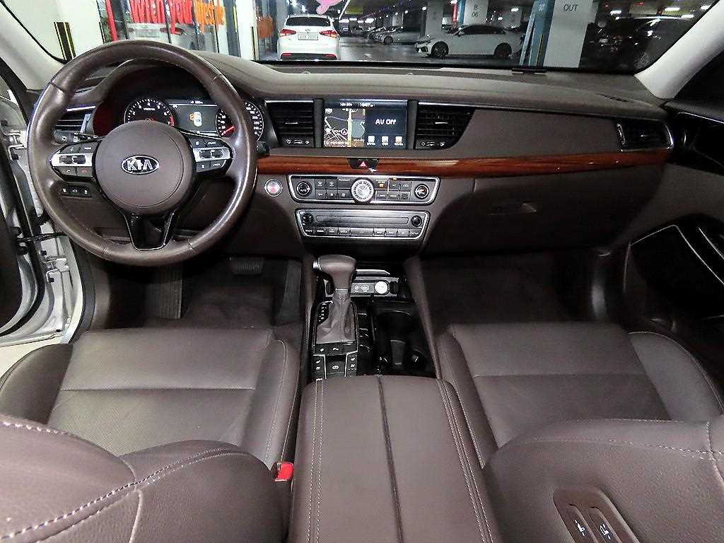 KIA K7 - Vista 10