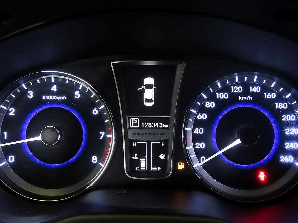 HYUNDAI Grandeur - Vista 9