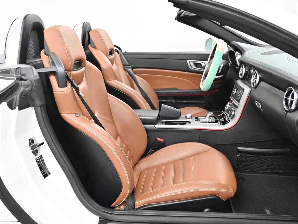 Mercedes Benz SLC Class - Vista 9