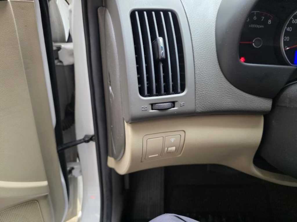 HYUNDAI Avante - Vista 8