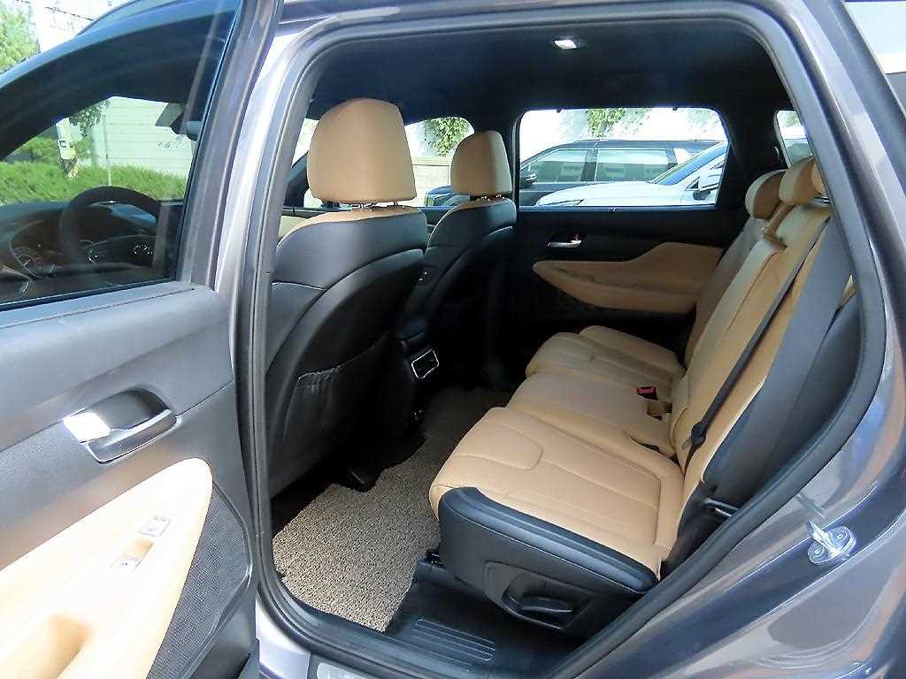 HYUNDAI Santa Fe - Vista 6