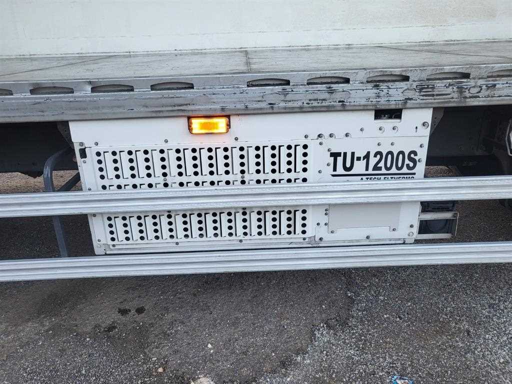 medium and large cargo truck - Vista 9