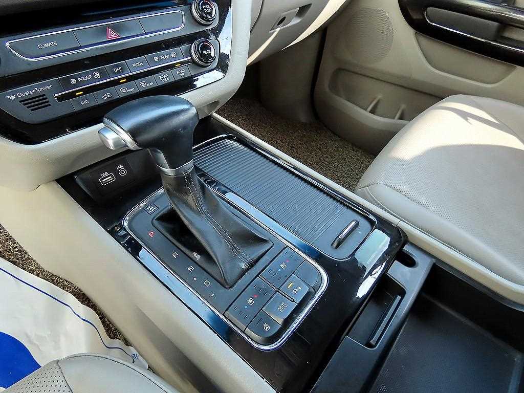 KIA Carnival - Vista 11