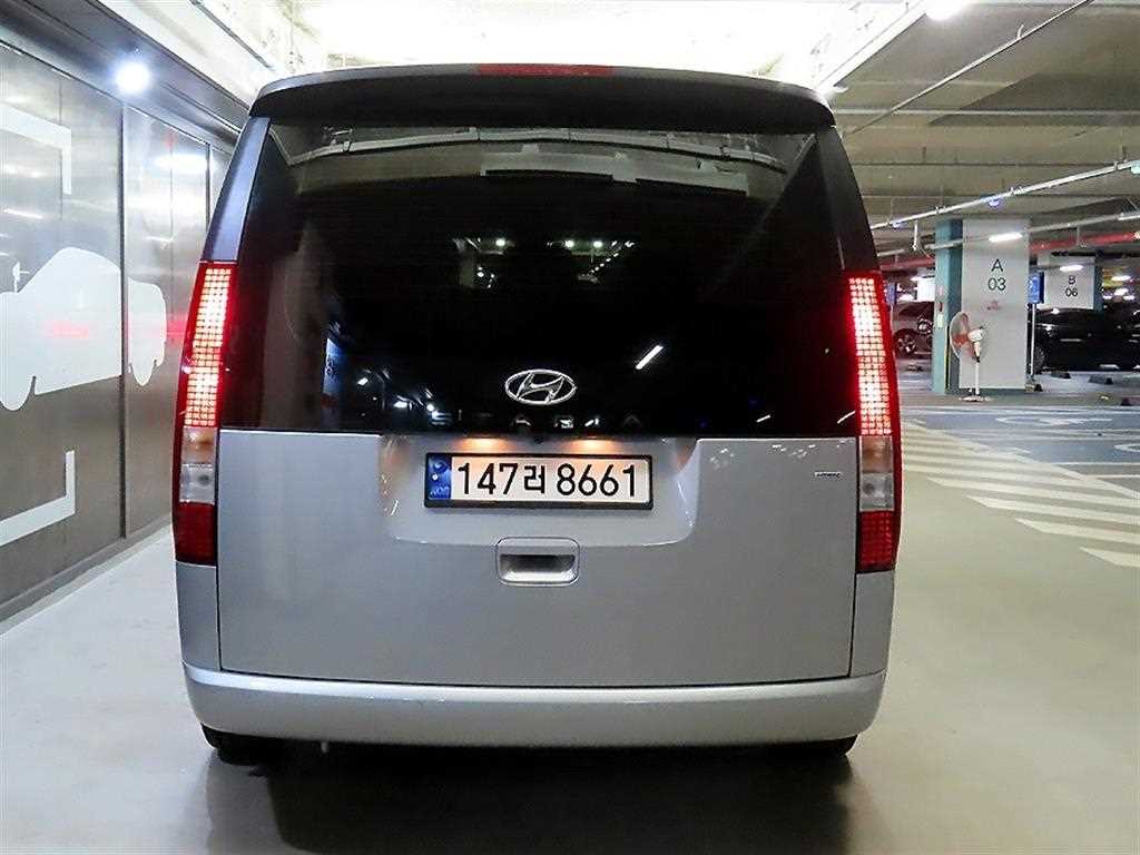 HYUNDAI Staria - Vista 5