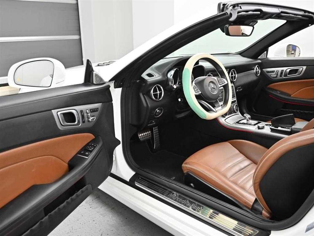 Mercedes Benz SLC Class - Vista 10