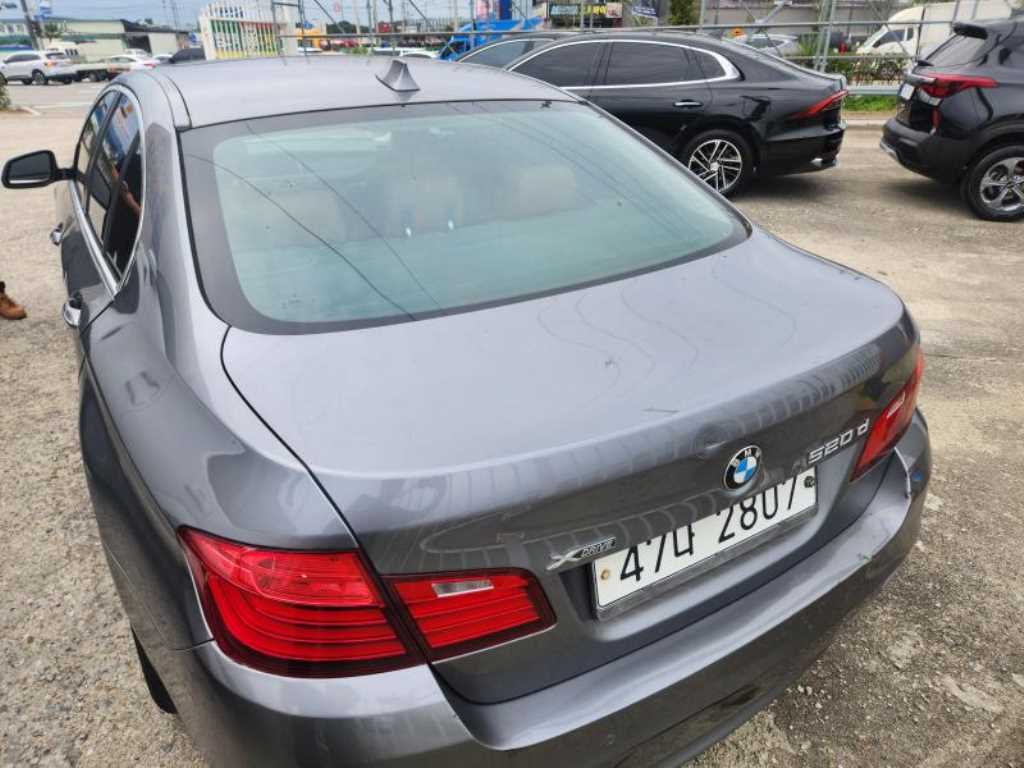 BMW 5 Series - Vista 4