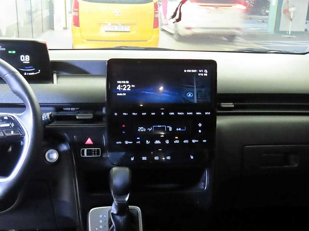 HYUNDAI Staria - Vista 11