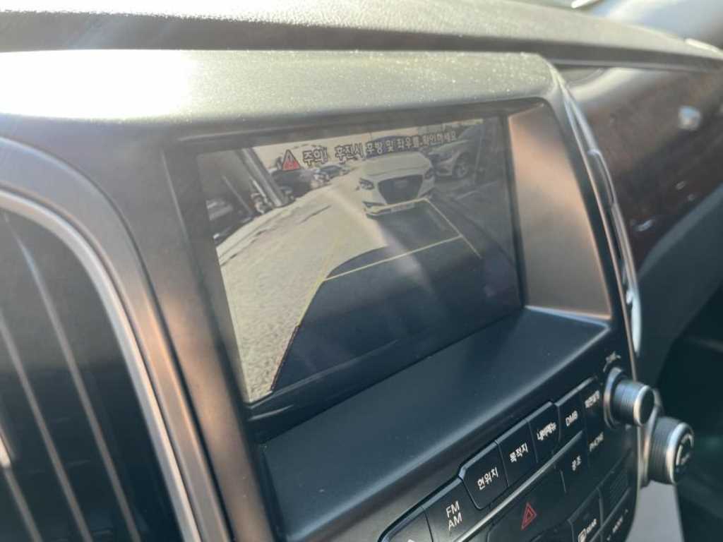 HYUNDAI Equus - Vista 9