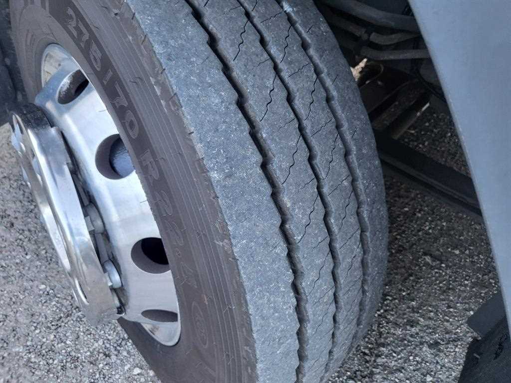 medium and large cargo truck 2022 skyblue - Importación desde Corea - HF Imports Iquique - Foto 17