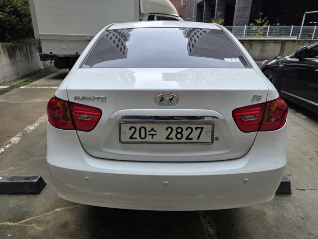 HYUNDAI Avante - Vista 4