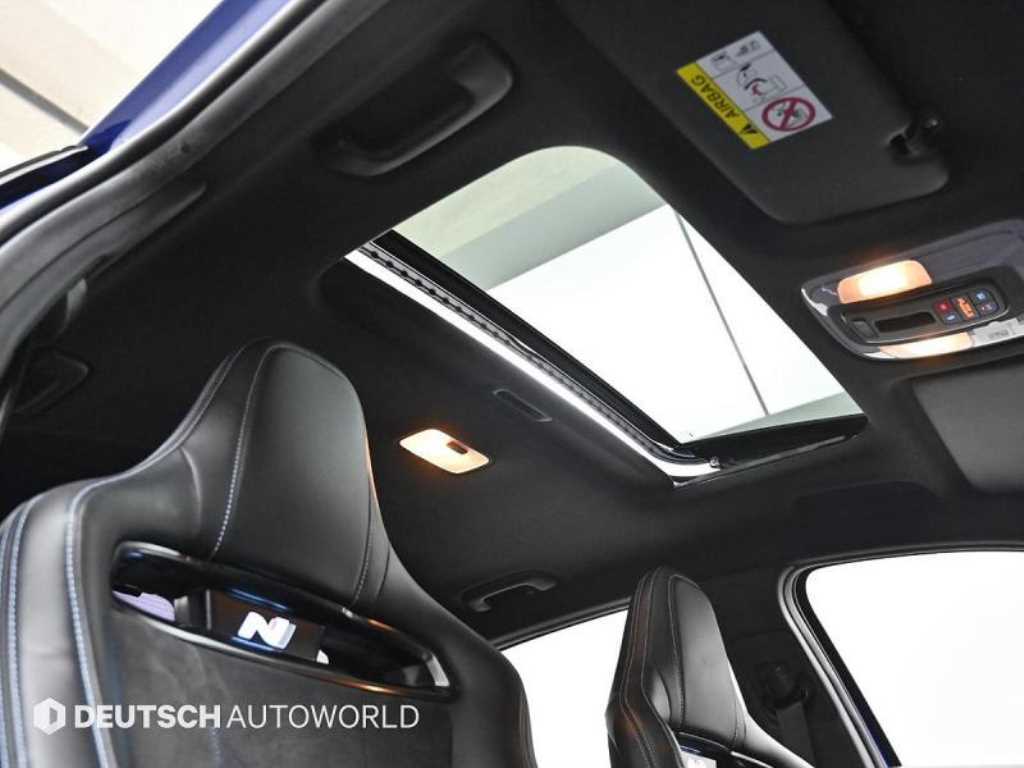 HYUNDAI Avante - Vista 10