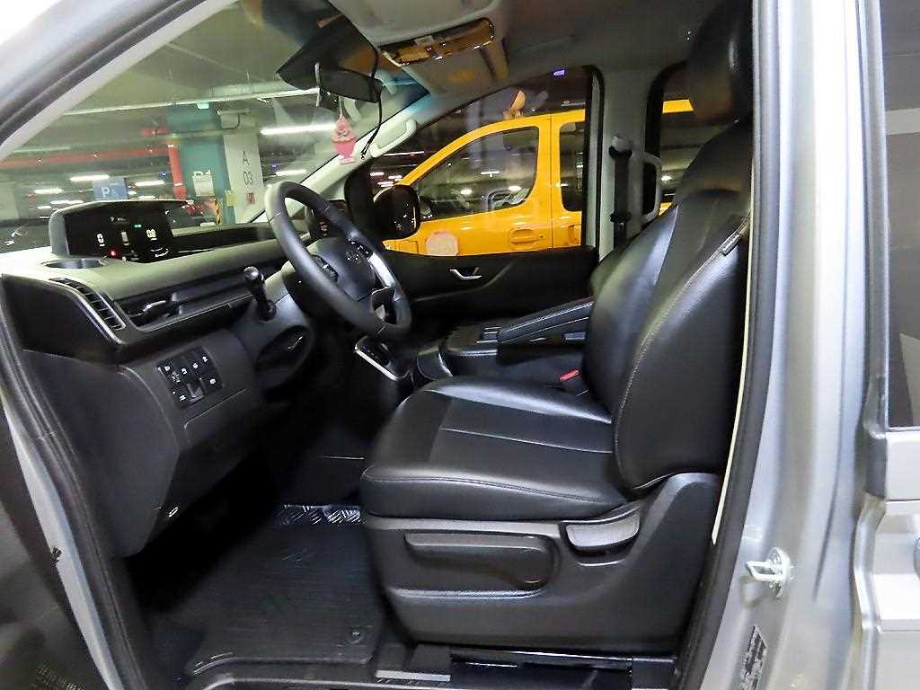 HYUNDAI Staria - Vista 6