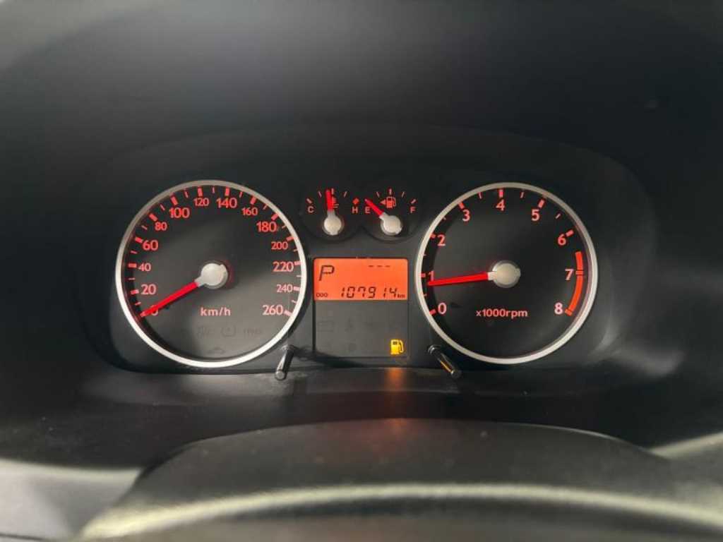 HYUNDAI Tuscani - Vista 7