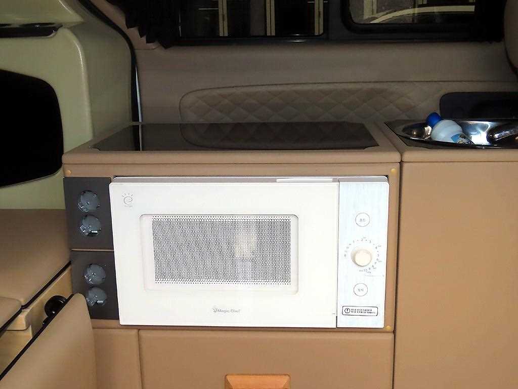 HYUNDAI Starex - Vista 12