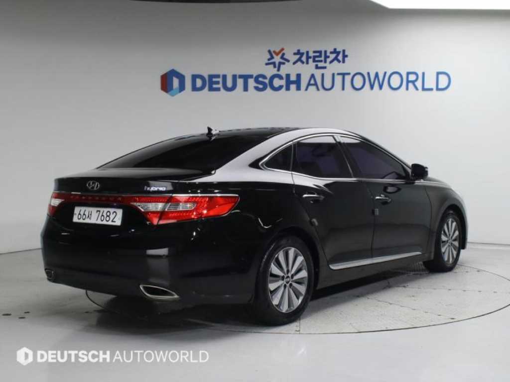 HYUNDAI Grandeur - Vista 2