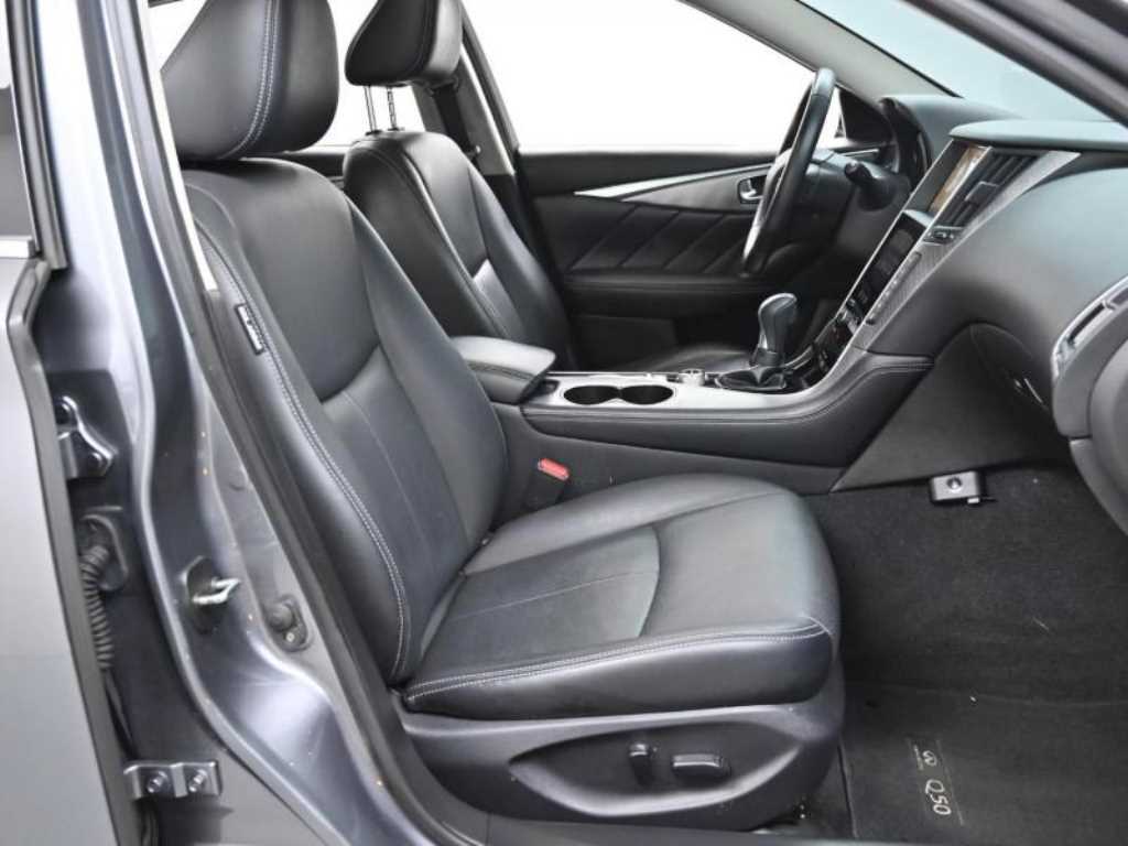 Infiniti Q - Vista 10