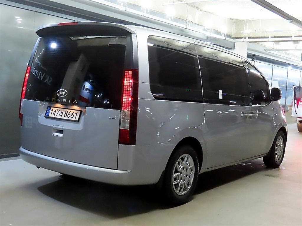 HYUNDAI Staria - Vista 4