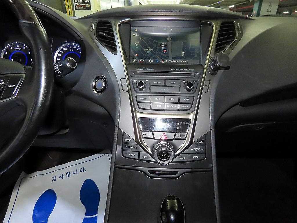 HYUNDAI Grandeur - Vista 11